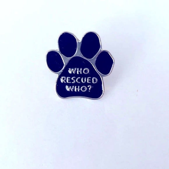 Who rescued who ?  pin / brooch paw print - Picture 3 of 3